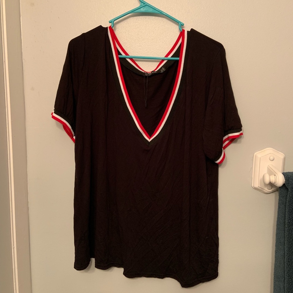 boohoo plus NWOT v neck top